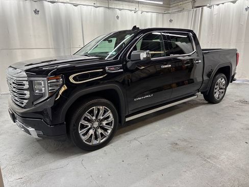 Used 2024 GMC Sierra 1500 Denali w/ Denali Reserve Package AWD/4WD image 1