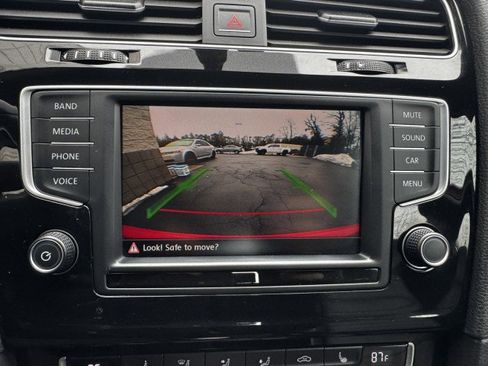 Used 2016 Volkswagen Golf R 4-Door image 31