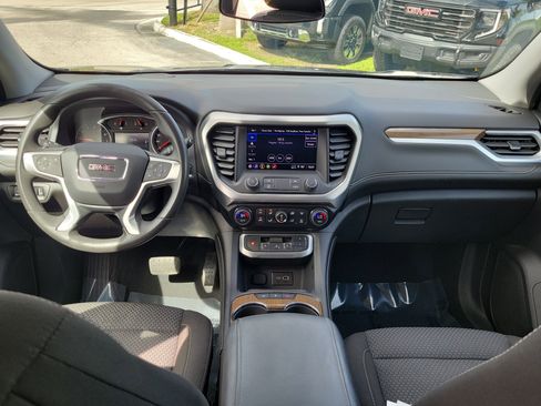 Used 2023 GMC Acadia SLE w/ Driver Convenience Package FWD image 17