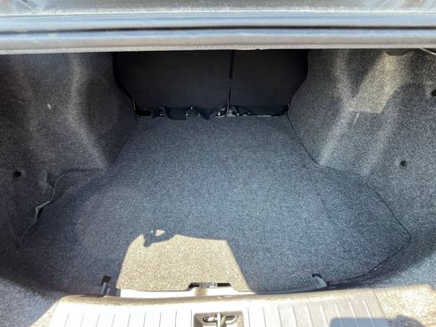 Used 2025 Nissan Versa SV FWD image 31