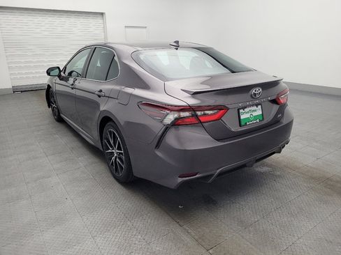 Used 2022 Toyota Camry SE image 5