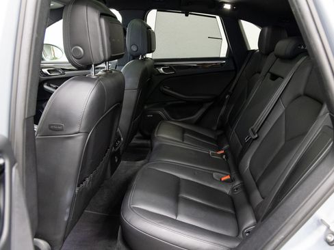 Used 2020 Porsche Macan AWD/4WD image 8