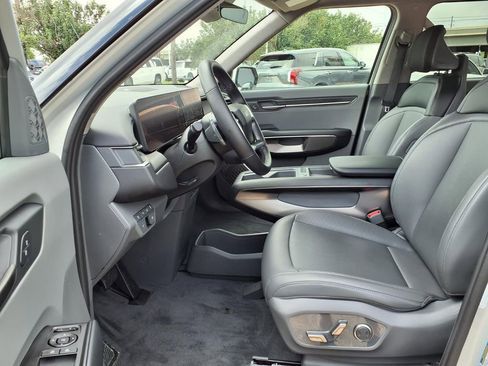Used 2024 Kia EV9 Light RWD image 10