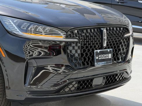 New 2026 Lincoln Aviator AWD image 8