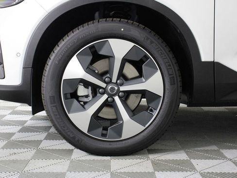 New 2026 Volvo XC40 B5 Plus w/ Protection Package Premier AWD/4WD image 13