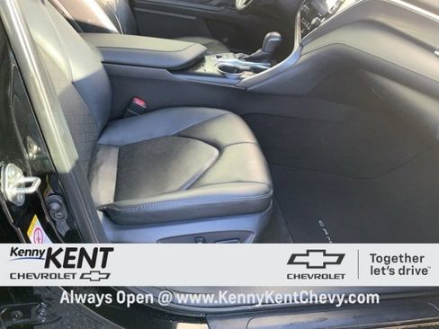 Used 2018 Toyota Camry XSE image 16