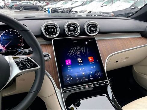 Used 2025 Mercedes-Benz C 300 4MATIC Sedan image 5