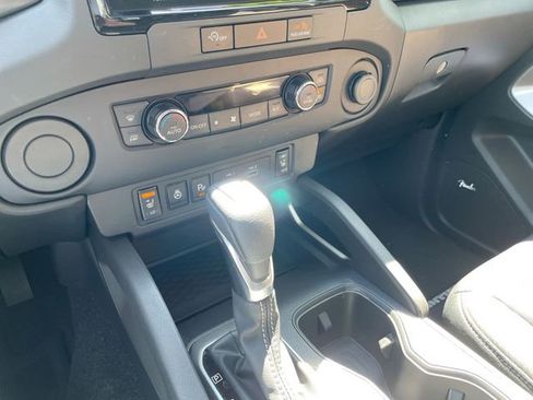 Used 2024 Nissan Frontier SL w/ Technology Package RWD image 23