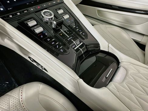 Used 2024 Aston Martin DB12 Convertible RWD image 18