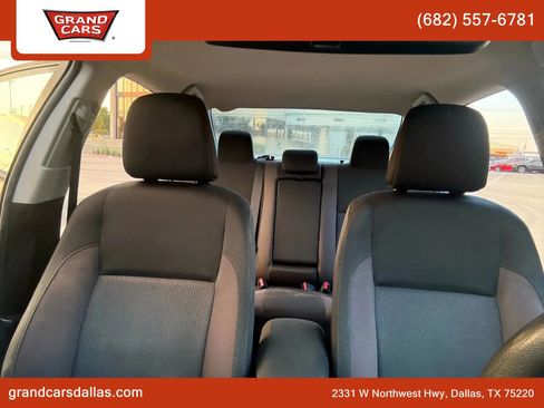 Used 2019 Toyota Corolla LE image 18
