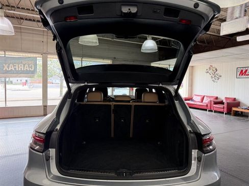 Used 2020 Porsche Macan AWD/4WD image 43