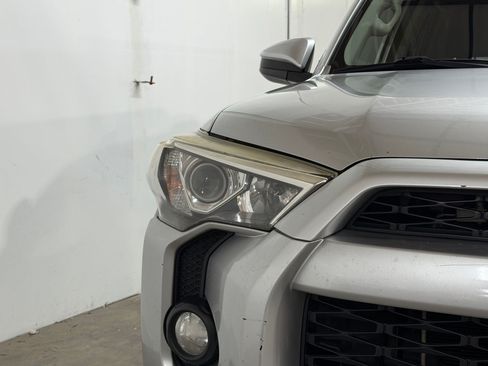 Used 2017 Toyota 4Runner SR5 RWD image 9