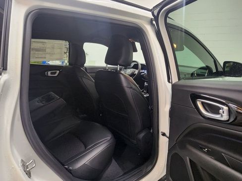 New 2026 Jeep Compass Latitude image 37