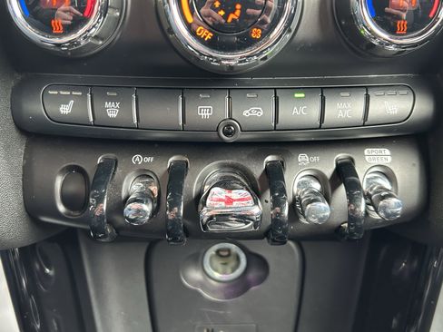 Used 2022 MINI Cooper S w/ Premium Package image 27