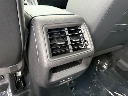 New 2026 Volkswagen Tiguan SE R-Line FWD image 25