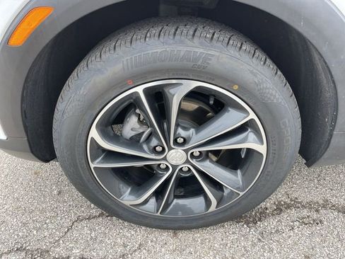 Used 2021 Buick Encore GX Select image 10