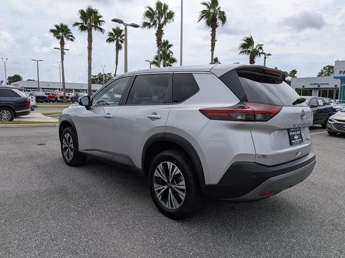 Used 2023 Nissan Rogue SV AWD/4WD image 5