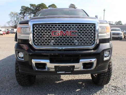 Used 2015 GMC Sierra 2500 Denali w/ Duramax Plus Package image 4