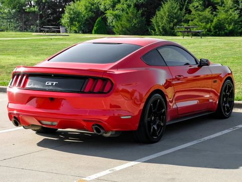 Used 2015 Ford Mustang GT RWD image 11