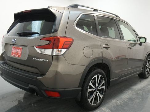 Used 2019 Subaru Forester Limited w/ Popular Package #3 image 9