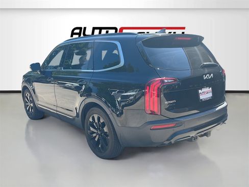 Used 2022 Kia Telluride SX w/ SX Prestige Package image 5