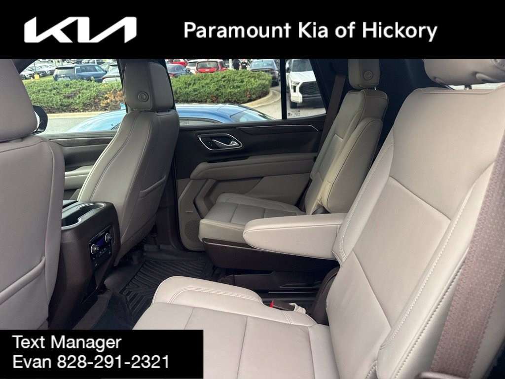 Used 2022 Chevrolet Tahoe Z71 w/ Luxury Package AWD/4WD image 12