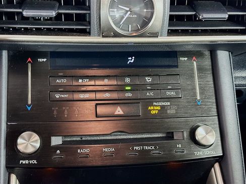 Used 2017 Lexus IS 300 AWD image 15