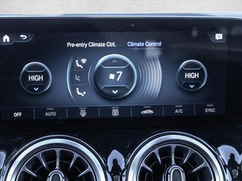 Used 2023 Mercedes-Benz EQB 300 4MATIC image 17