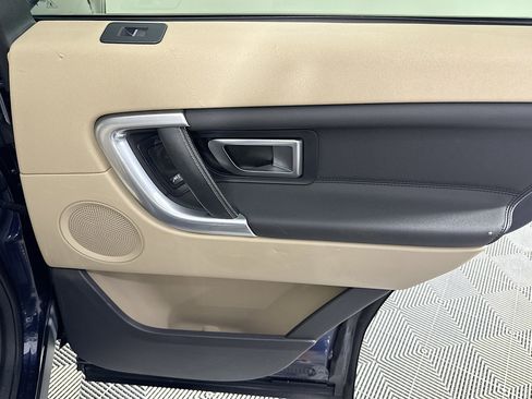 Used 2019 Land Rover Discovery Sport HSE AWD/4WD image 27