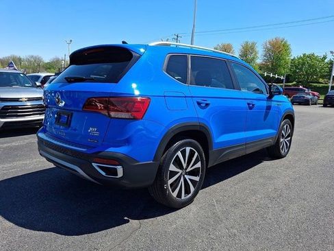 Certified 2023 Volkswagen Taos SE w/ Panoramic Sunroof Package AWD/4WD image 8