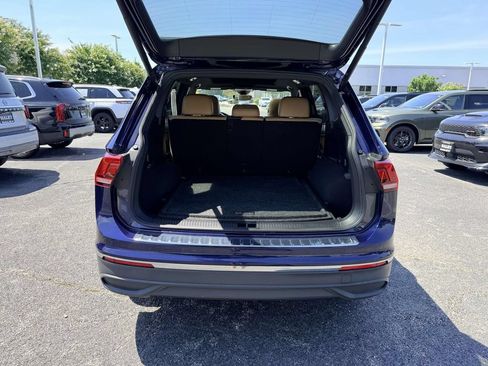 Used 2022 Volkswagen Tiguan SE AWD/4WD image 11