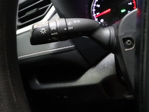 Used 2021 Toyota RAV4 XLE FWD image 25