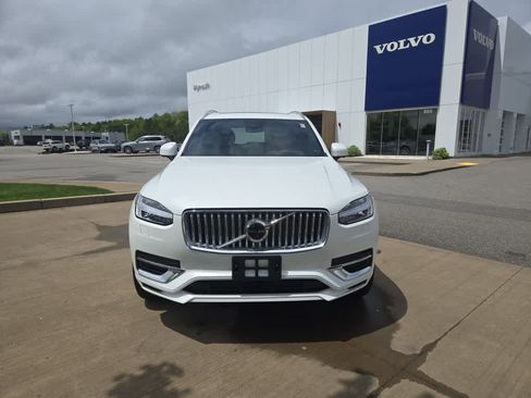 Used 2025 Volvo XC90 T8 Ultra w/ Protection Package Premier image 3