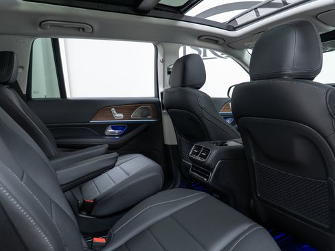 New 2026 Mercedes-Benz GLS 450 4MATIC image 23