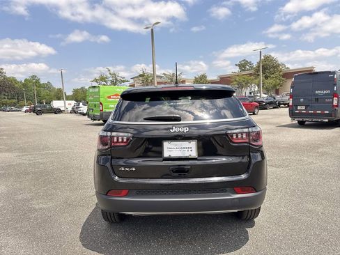 Used 2023 Jeep Compass Sport AWD/4WD image 4