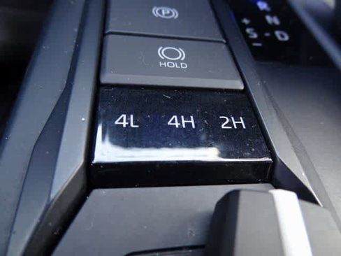 Used 2024 Toyota Tacoma SR5 AWD/4WD image 32