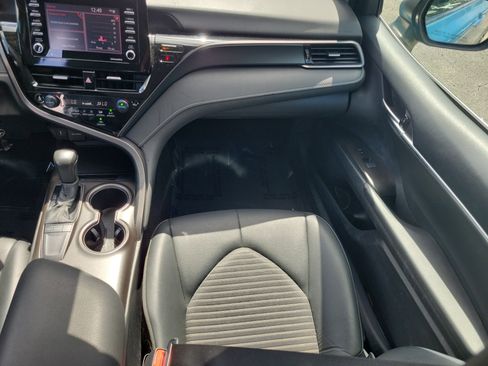 Used 2024 Toyota Camry SE image 19