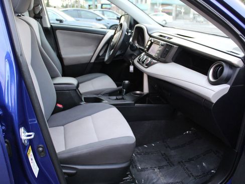 Used 2015 Toyota RAV4 LE FWD image 10