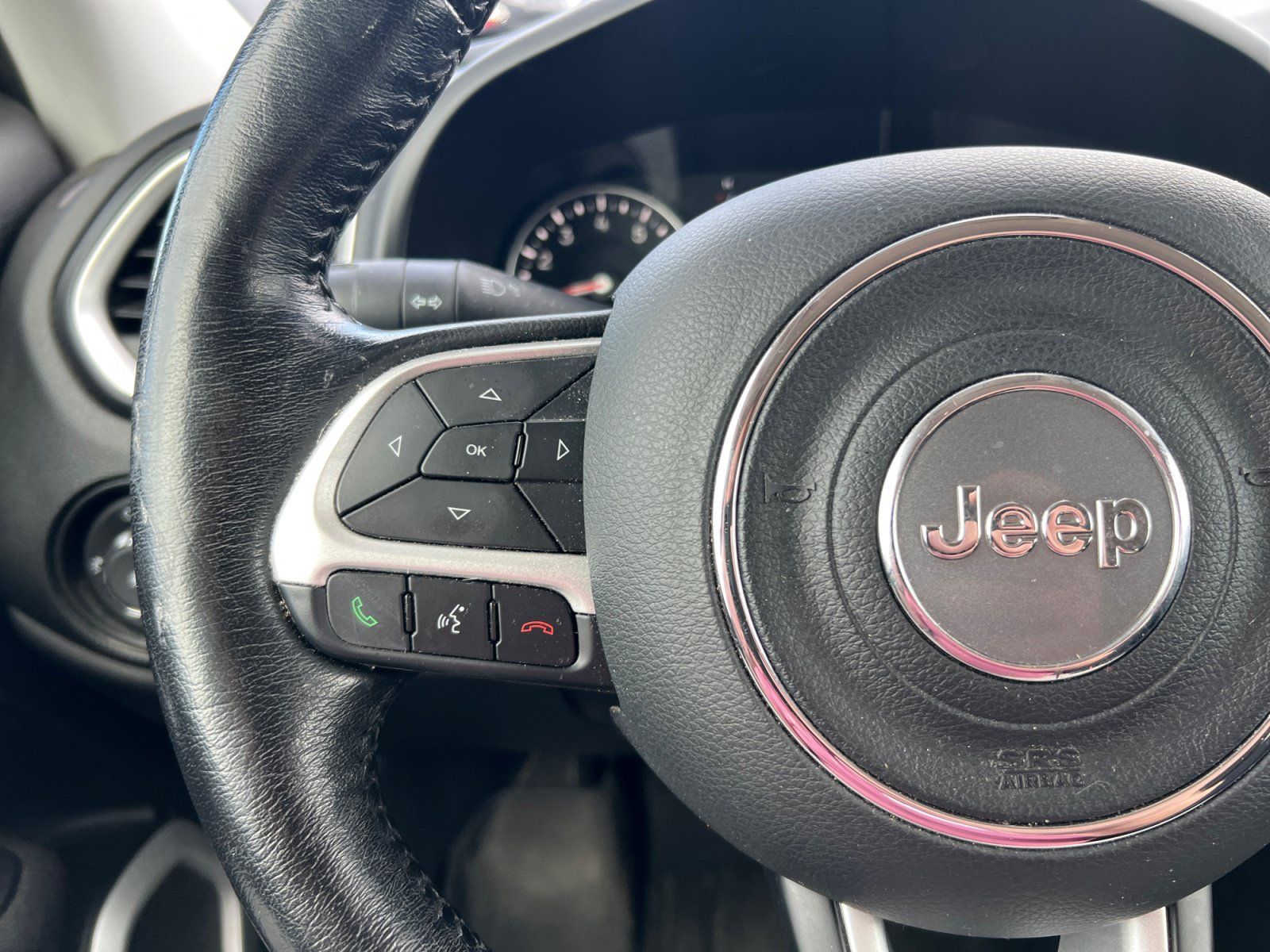Used 2018 Jeep Renegade Latitude w/ Cold Weather Group AWD/4WD image 29
