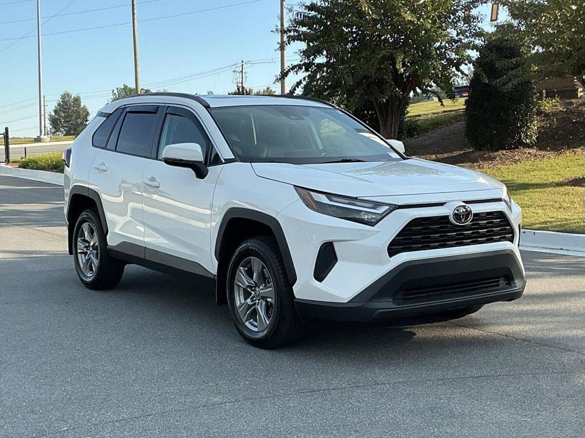 Used 2024 Toyota RAV4 XLE w/ Convenience Package FWD image 7