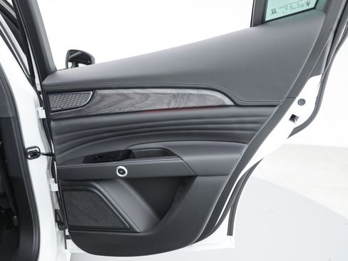 New 2026 Maserati Grecale Modena image 12