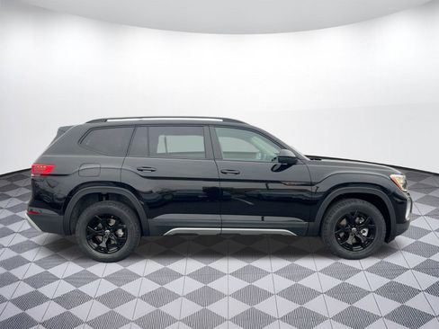 New 2026 Volkswagen Atlas Peak Edition image 8