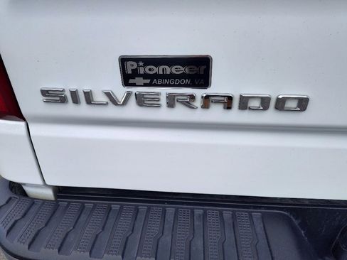 Used 2023 Chevrolet Silverado 1500 LT AWD/4WD image 15