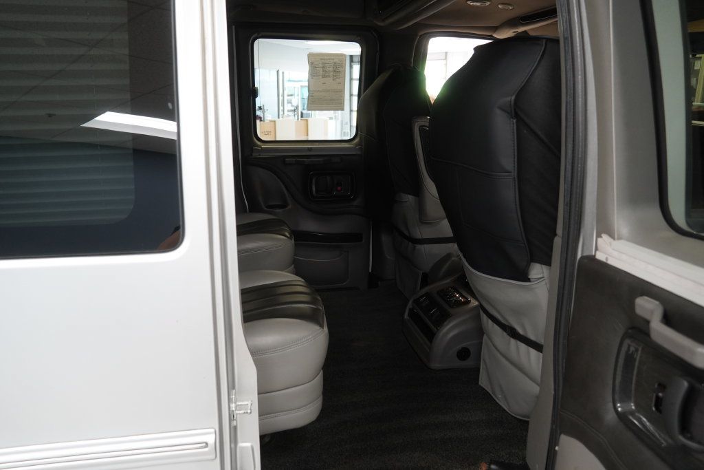 Used 2013 GMC Savana 1500 AWD image 26