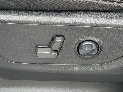 Used 2021 RAM 1500 Big Horn AWD/4WD image 19