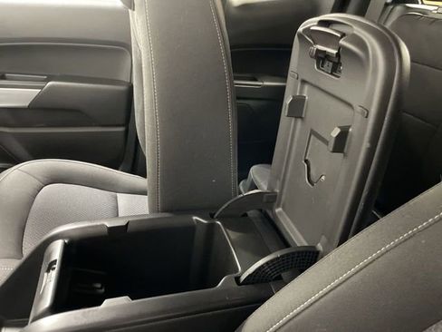 Used 2022 Chevrolet Colorado LT w/ LT Convenience Package image 21