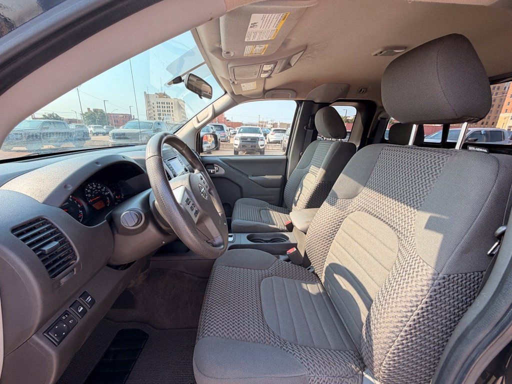 Used 2018 Nissan Frontier SV AWD/4WD image 11