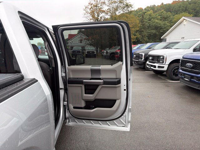 Used 2019 Ford F150 XLT w/ Equipment Group 302A Luxury AWD/4WD image 39