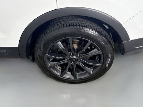 Used 2018 Ford Explorer XLT w/ Equipment Group 202A image 37