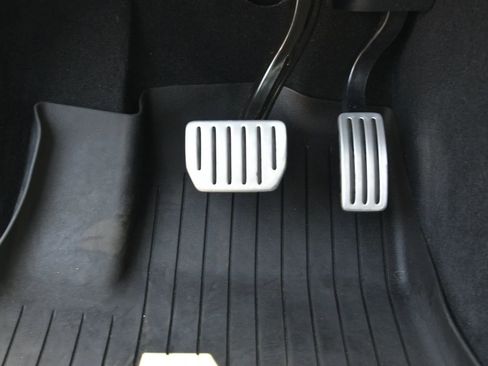 Used 2022 Tesla Model Y Performance AWD/4WD image 14